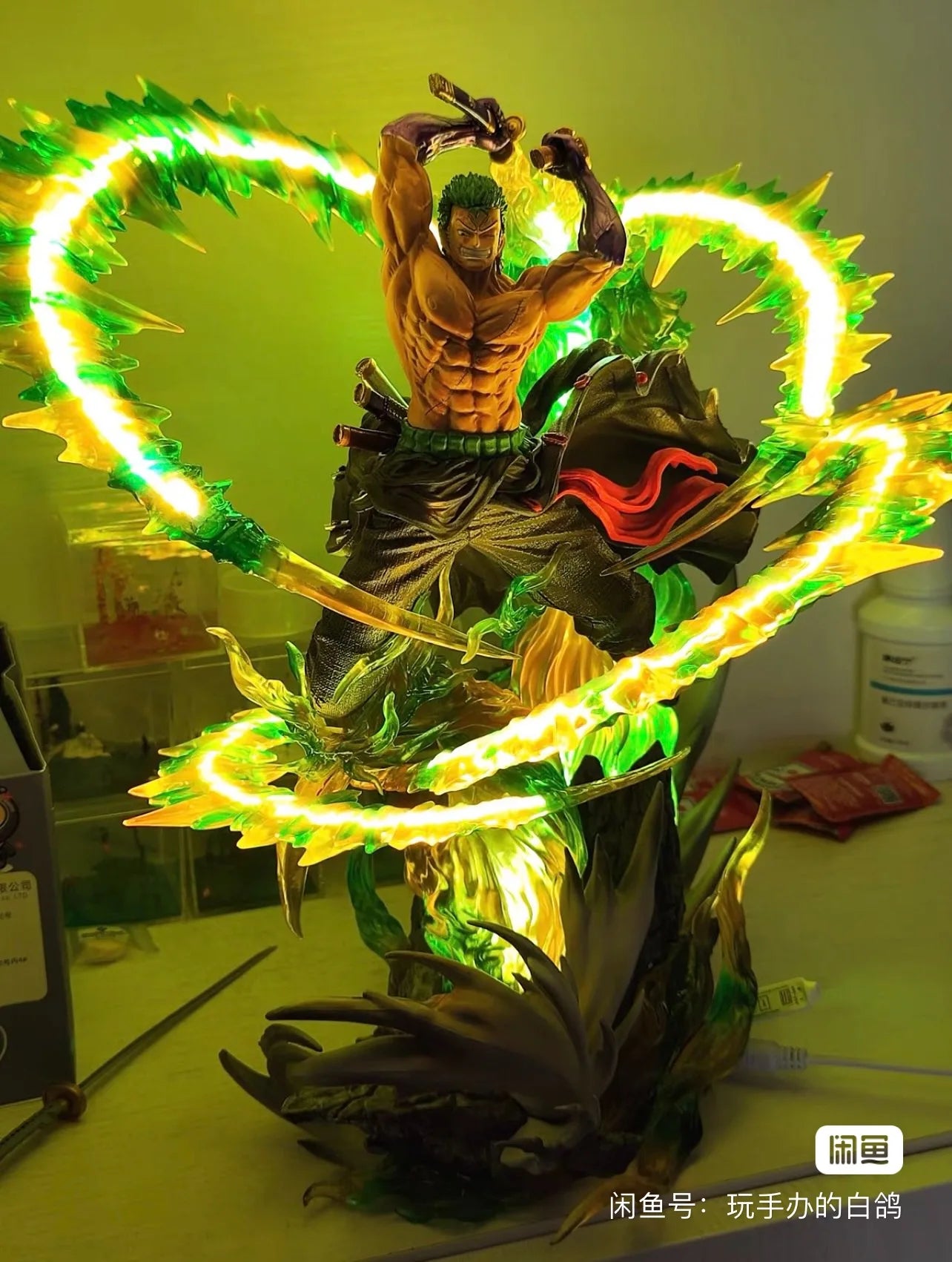 One Piece: Roronoa Zoro with light