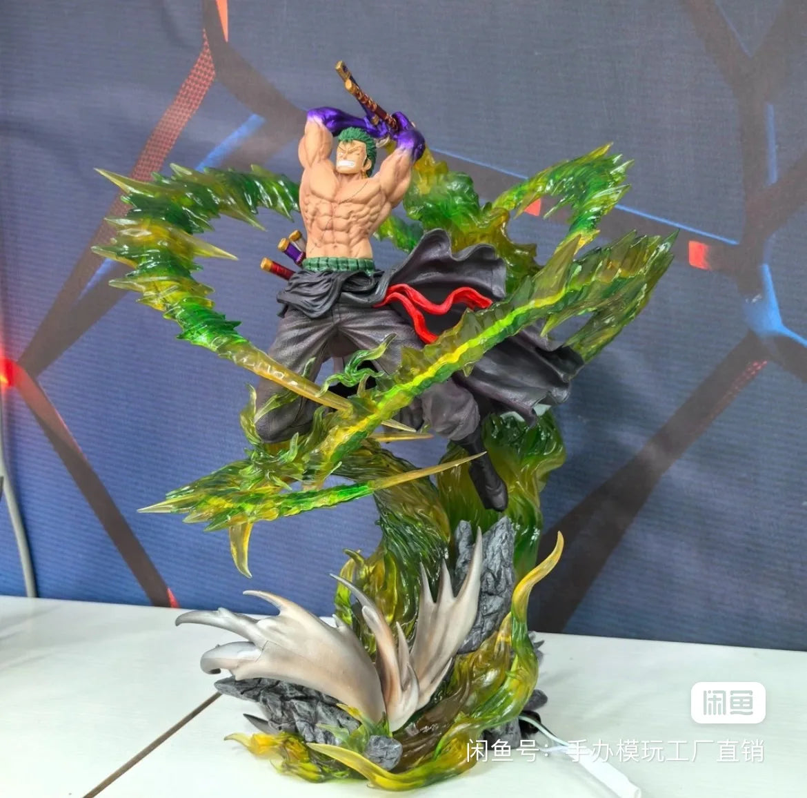 One Piece: Roronoa Zoro with light